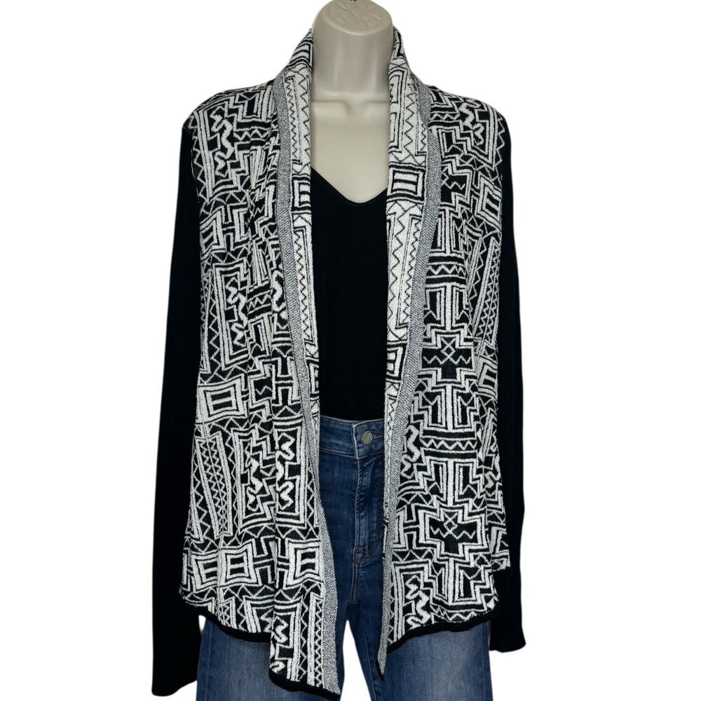 Potter’s Pot Black and White Geometric Cardigan Size Large - Picture 2 of 10